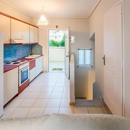 Seaview Terrace Haven-perfect Location By The Sea