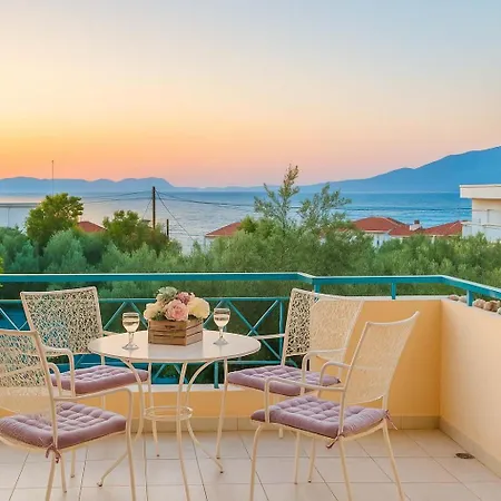 בית נופש Seaview Terrace Haven-perfect Location By The Sea Avía