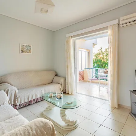 Seaview Terrace Haven-perfect Location By The Sea Αβία