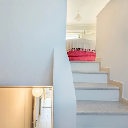 Seaview Terrace Haven-perfect Location By The Sea * Avía
