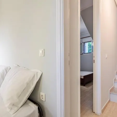 Seaview Terrace Haven-perfect Location By The Sea