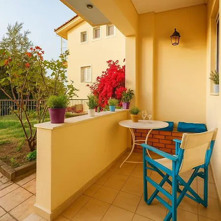 Seaview Terrace Haven-perfect Location By The Sea בית נופש Avía