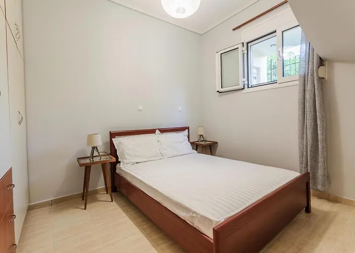 Seaview Terrace Haven-perfect Location By The Sea Vakantiehuis Avía