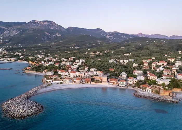 Seaview Terrace Haven-perfect Location By The Sea Prázdninový dům Avía