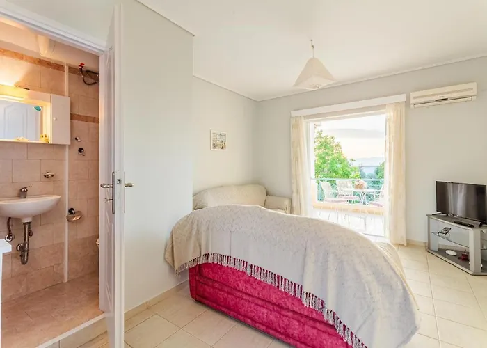 Seaview Terrace Haven-perfect Location By The Sea